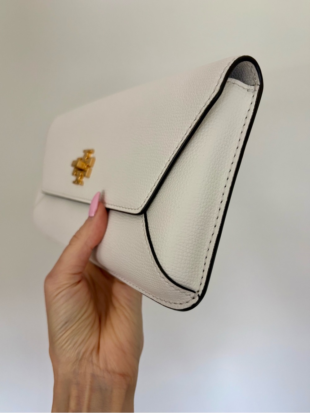 ✨Tory Burch Clutch with Signature Logo✨ - Picture 5 of 6